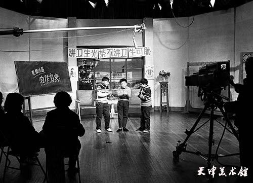杨克——1982年3月20日电视台录制“五讲四美”节目.jpg